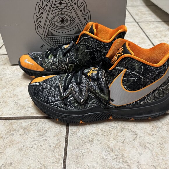 Nike Kyrie 5 Taco PE main image 10